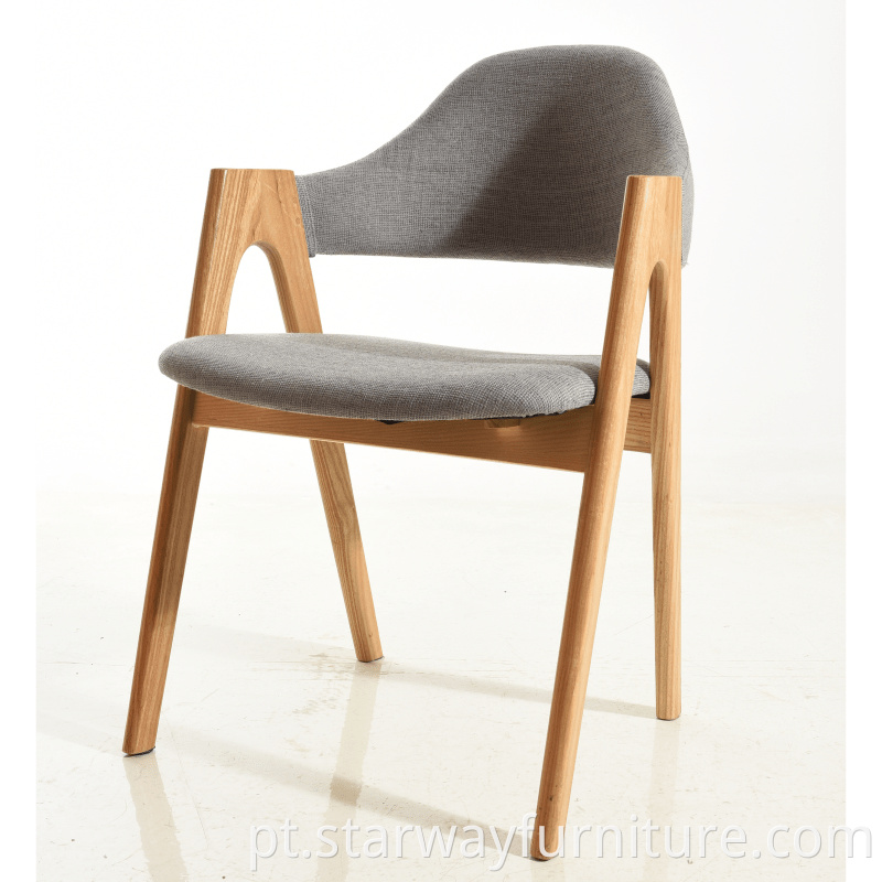 Tecido moderno cadeira de jantar estofada com pernas de madeira Restaurante